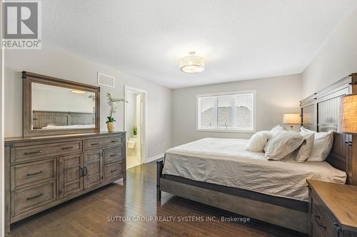 5539 Meadowcrest Avenue, Mississauga, ON - Indoor Photo Showing Bedroom