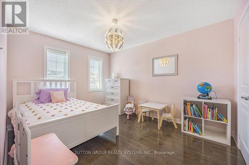 5539 Meadowcrest Avenue, Mississauga, ON - Indoor Photo Showing Bedroom