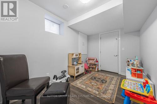 5539 Meadowcrest Avenue, Mississauga, ON - Indoor