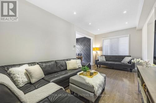 5539 Meadowcrest Avenue, Mississauga, ON - Indoor Photo Showing Living Room