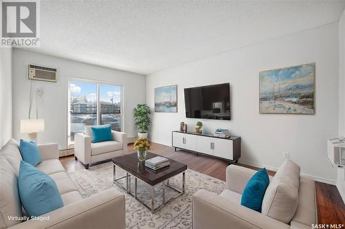 15 1001 Lansdowne Avenue, Saskatoon, SK - Indoor Photo Showing Living Room