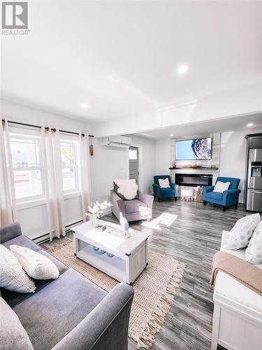 69 Wireless Road, Botwood, NL - Indoor Photo Showing Living Room