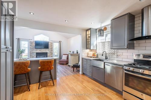 138 Beaverbrook Avenue, Hamilton, ON - Indoor Photo Showing Kitchen With Stainless Steel Kitchen