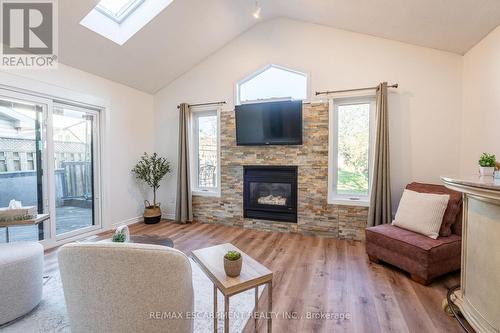 138 Beaverbrook Avenue, Hamilton, ON - Indoor Photo Showing Living Room With Fireplace