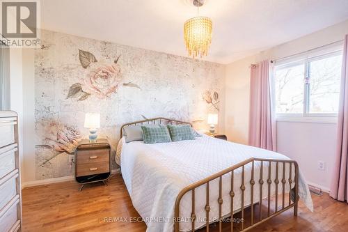 138 Beaverbrook Avenue, Hamilton, ON - Indoor Photo Showing Bedroom