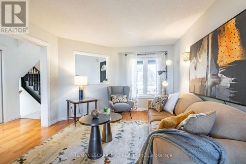 138 Beaverbrook Avenue, Hamilton, ON - Indoor Photo Showing Living Room