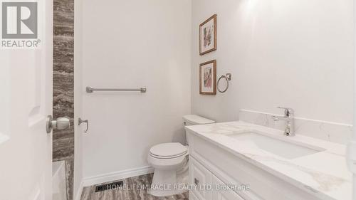 1575 Shale Oak Mews, Mississauga, ON - Indoor Photo Showing Bathroom