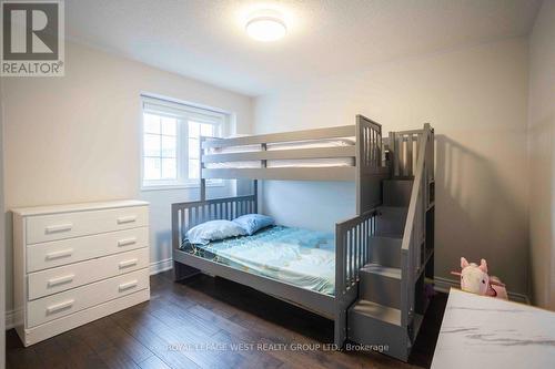 1532 Sarasota Crescent, Oshawa, ON - Indoor Photo Showing Bedroom