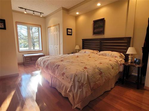 26159 Pr 331 Highway E, Newton, MB - Indoor Photo Showing Bedroom