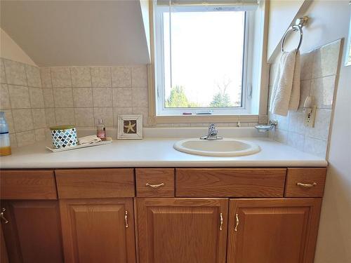 26159 Pr 331 Highway E, Newton, MB - Indoor Photo Showing Bathroom