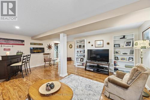 1491 Albany Drive, Kingston (City Northwest), ON - Indoor Photo Showing Living Room