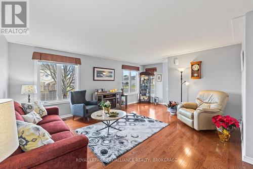 1491 Albany Drive, Kingston (City Northwest), ON - Indoor Photo Showing Living Room