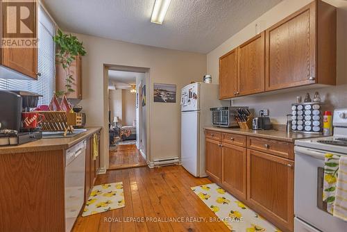 85 Queen Street, Kingston (East Of Sir John A. Blvd), ON - Indoor Photo Showing Kitchen