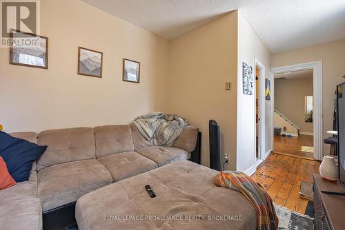 85 Queen Street, Kingston (East Of Sir John A. Blvd), ON - Indoor Photo Showing Bedroom