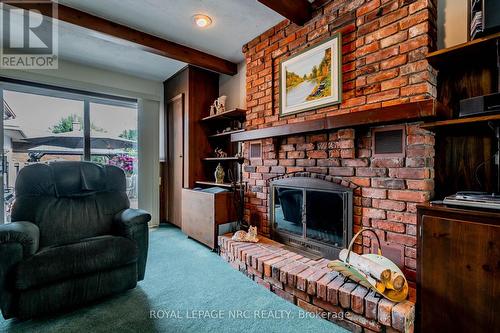 48 Prince Charles Drive, St. Catharines (443 - Lakeport), ON - Indoor Photo Showing Living Room With Fireplace