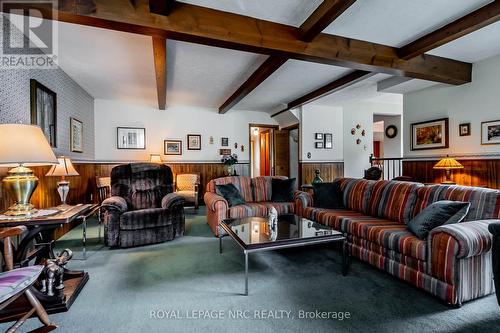 48 Prince Charles Drive, St. Catharines (443 - Lakeport), ON - Indoor Photo Showing Living Room