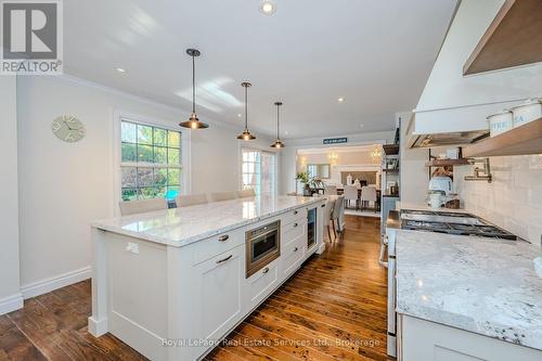 2145 Elmhurst Avenue, Oakville (Eastlake), ON - Indoor Photo Showing Kitchen With Upgraded Kitchen