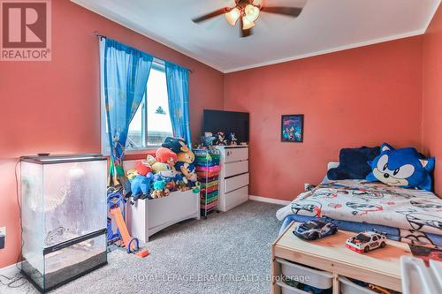 128 Aspen Street, Brant, ON - Indoor Photo Showing Bedroom