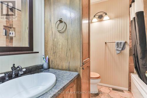 128 Aspen Street, Brant, ON - Indoor Photo Showing Bathroom