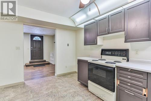 128 Aspen Street, Brant, ON - Indoor Photo Showing Kitchen