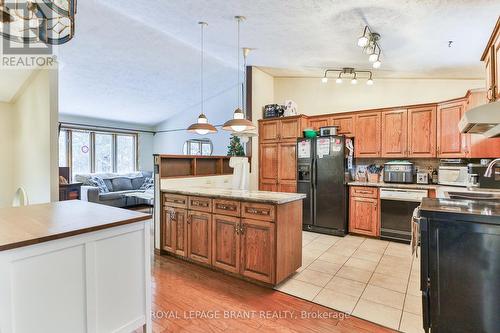 128 Aspen Street, Brant, ON - Indoor Photo Showing Kitchen With Double Sink