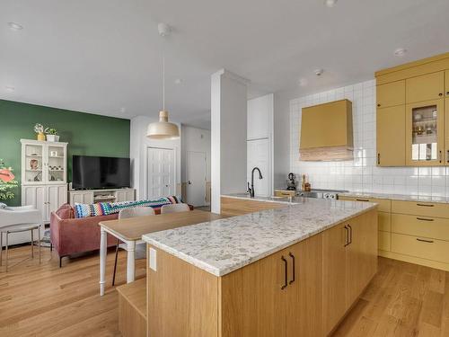 Kitchen - 303-43 Rue D'Auteuil, Québec (La Cité-Limoilou), QC - Indoor Photo Showing Kitchen With Upgraded Kitchen