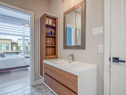 Ensuite bathroom - 