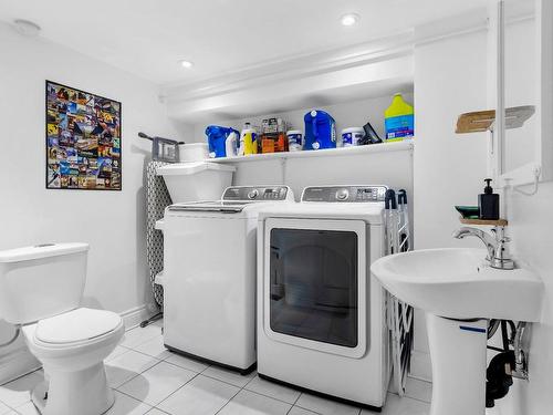 Laundry room - 7481 Rue Mount, Montréal (Côte-Des-Neiges/Notre-Dame-De-Grâce), QC - Indoor Photo Showing Laundry Room