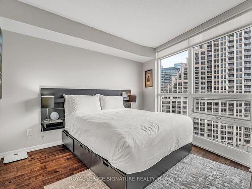 1104-215 Fort York Blvd, Toronto, ON - Indoor Photo Showing Bedroom