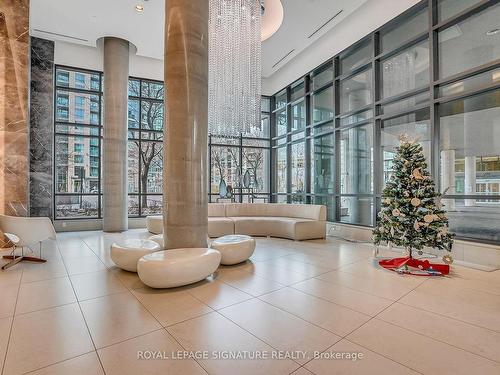 1104-215 Fort York Blvd, Toronto, ON - Indoor