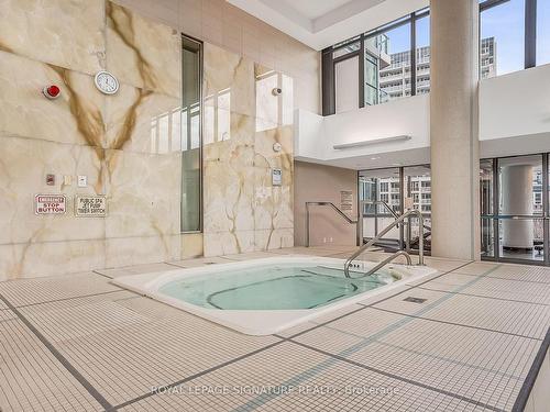 1104-215 Fort York Blvd, Toronto, ON - Indoor Photo Showing Other Room With In Ground Pool