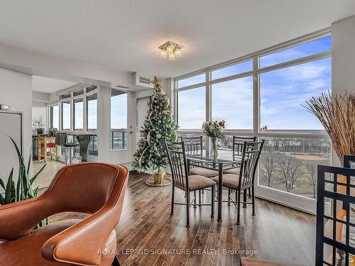 1104-215 Fort York Blvd, Toronto, ON - Indoor Photo Showing Dining Room