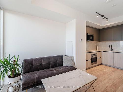 3115-108 Peter St, Toronto, ON - Indoor Photo Showing Kitchen