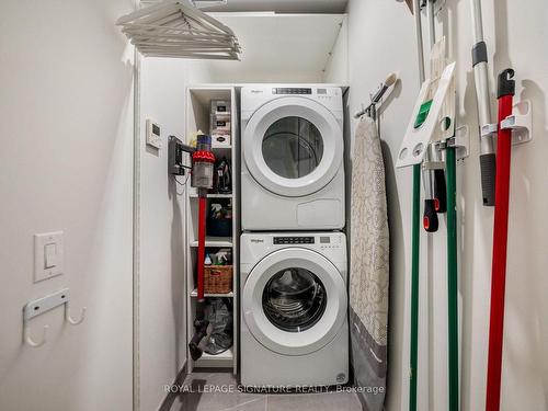 Sph01-280 Howland Ave, Toronto, ON - Indoor Photo Showing Laundry Room