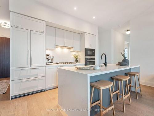 Sph01-280 Howland Ave, Toronto, ON - Indoor Photo Showing Kitchen With Upgraded Kitchen