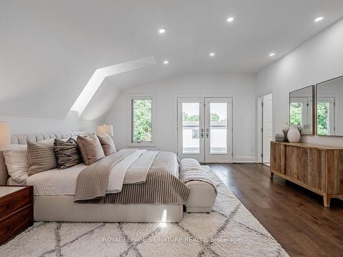 895 Ninth St, Mississauga, ON - Indoor Photo Showing Bedroom