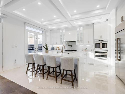 895 Ninth St, Mississauga, ON - Indoor Photo Showing Kitchen With Upgraded Kitchen