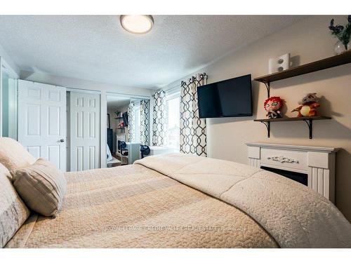 75 Sandmere Ave, Brampton, ON - Indoor Photo Showing Bedroom