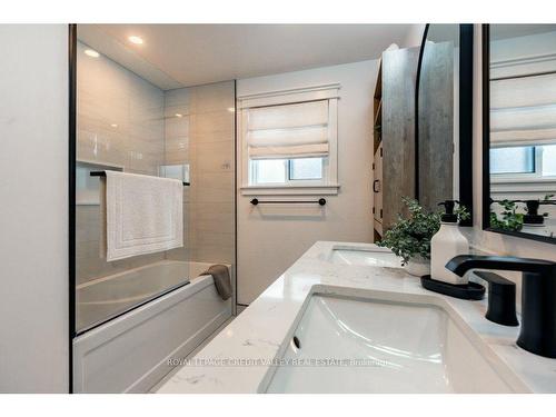 75 Sandmere Ave, Brampton, ON - Indoor Photo Showing Bathroom