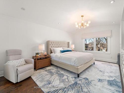 128 Laurel Ave, Toronto, ON - Indoor Photo Showing Bedroom