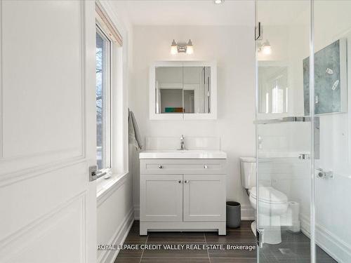 128 Laurel Ave, Toronto, ON - Indoor Photo Showing Bathroom