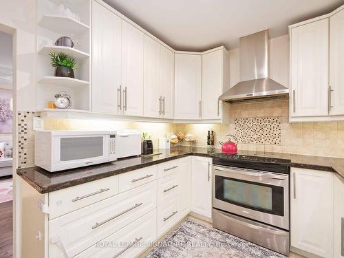 41 Dixington Cres, Toronto, ON - Indoor Photo Showing Kitchen