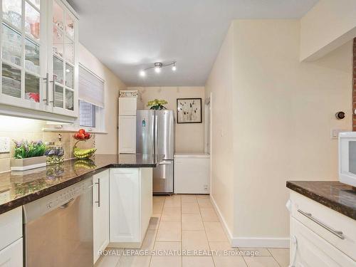 41 Dixington Cres, Toronto, ON - Indoor Photo Showing Kitchen