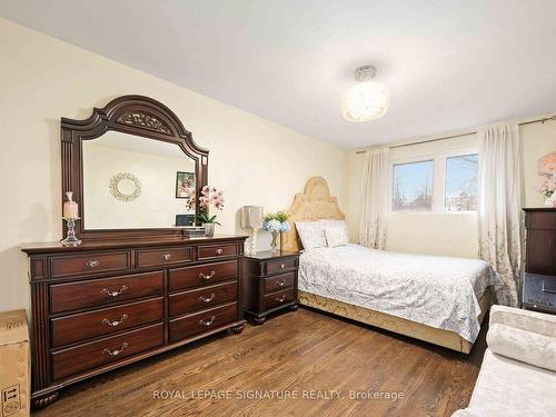 41 Dixington Cres, Toronto, ON - Indoor Photo Showing Bedroom