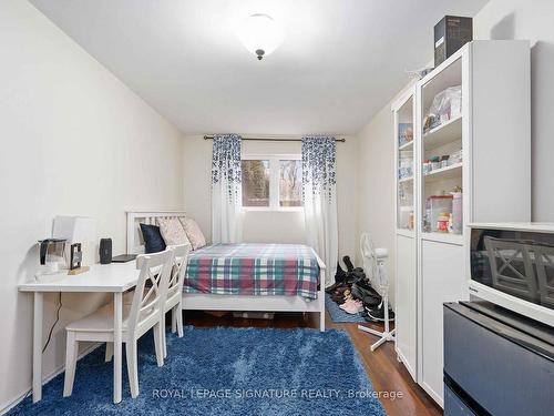 41 Dixington Cres, Toronto, ON - Indoor Photo Showing Bedroom