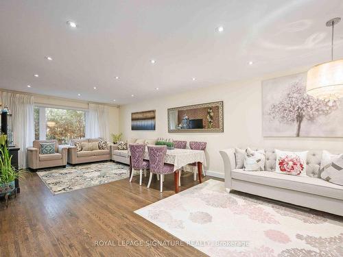 41 Dixington Cres, Toronto, ON - Indoor Photo Showing Living Room