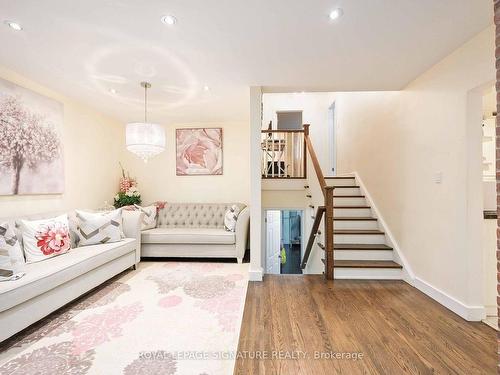 41 Dixington Cres, Toronto, ON - Indoor Photo Showing Living Room