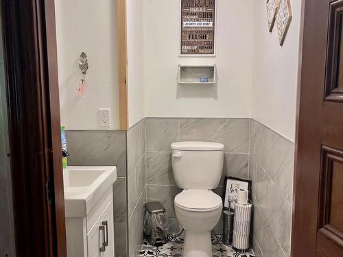 31 Blue Bay Lane, Kawartha Lakes, ON - Indoor Photo Showing Bathroom