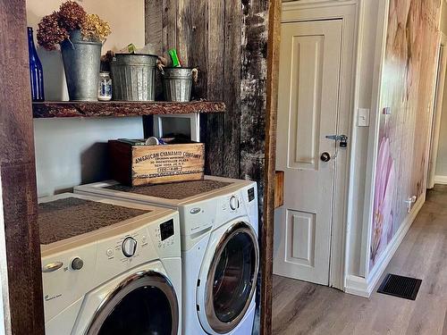 31 Blue Bay Lane, Kawartha Lakes, ON - Indoor Photo Showing Laundry Room