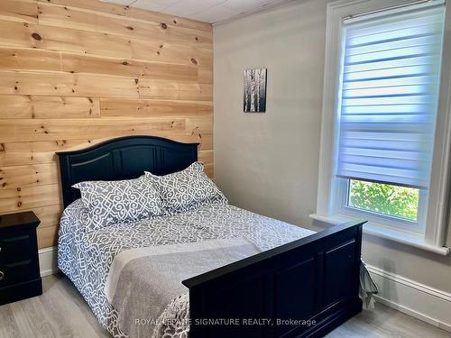 31 Blue Bay Lane, Kawartha Lakes, ON - Indoor Photo Showing Bedroom